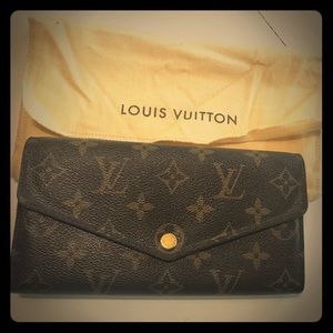 Louis Vuitton Sarah Wallet Monogram mint condition